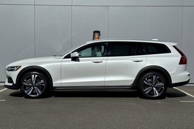 2026 Volvo V60 Cross Country B5 Plus