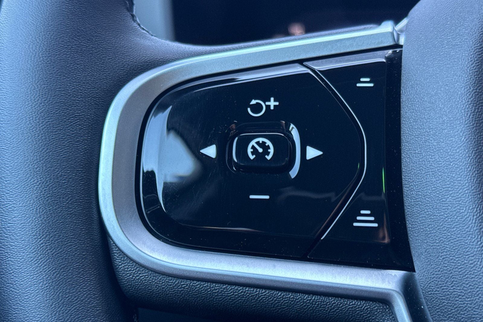 2026 Volvo V60 Cross Country B5 Plus