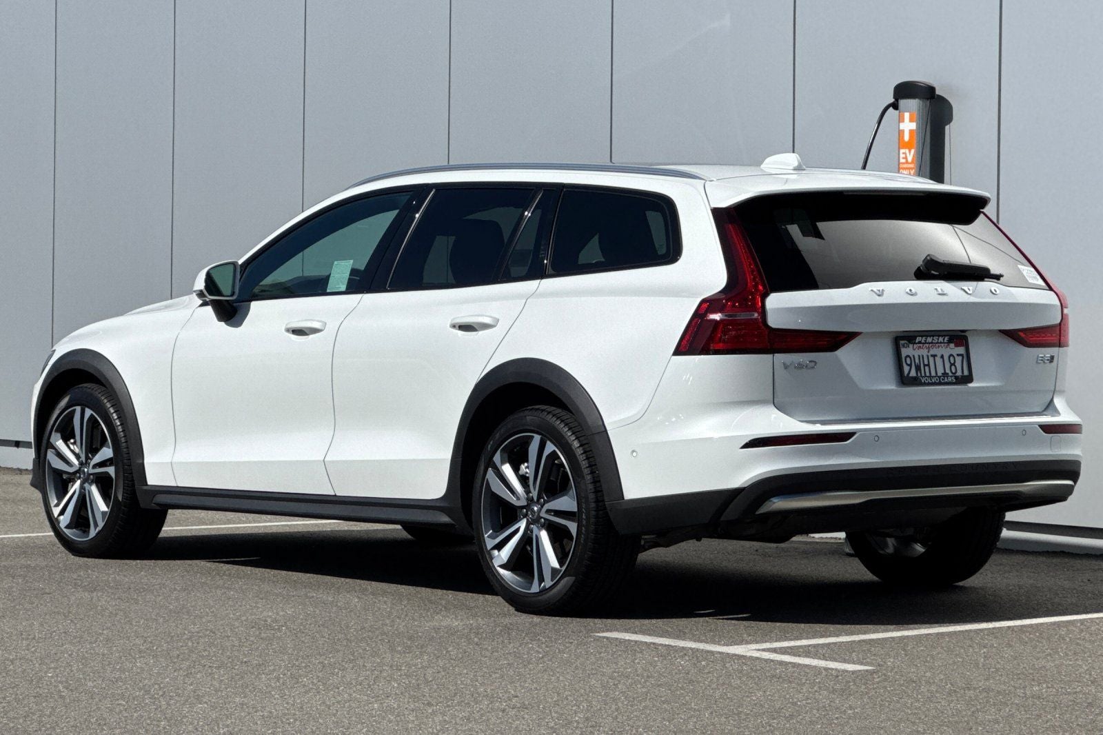 2026 Volvo V60 Cross Country B5 Plus