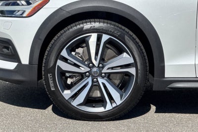 2026 Volvo V60 Cross Country B5 Plus