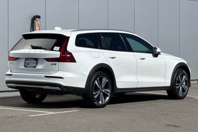 2026 Volvo V60 Cross Country B5 Plus