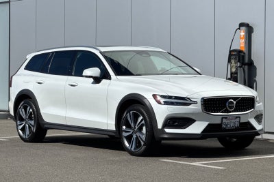 2026 Volvo V60 Cross Country B5 Plus