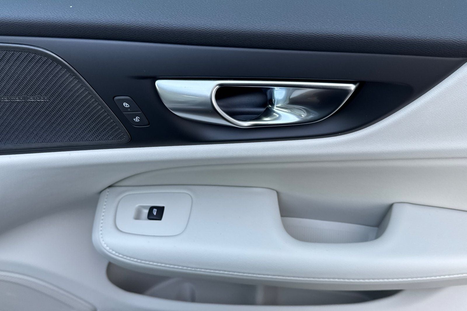 2026 Volvo V60 Cross Country B5 Plus