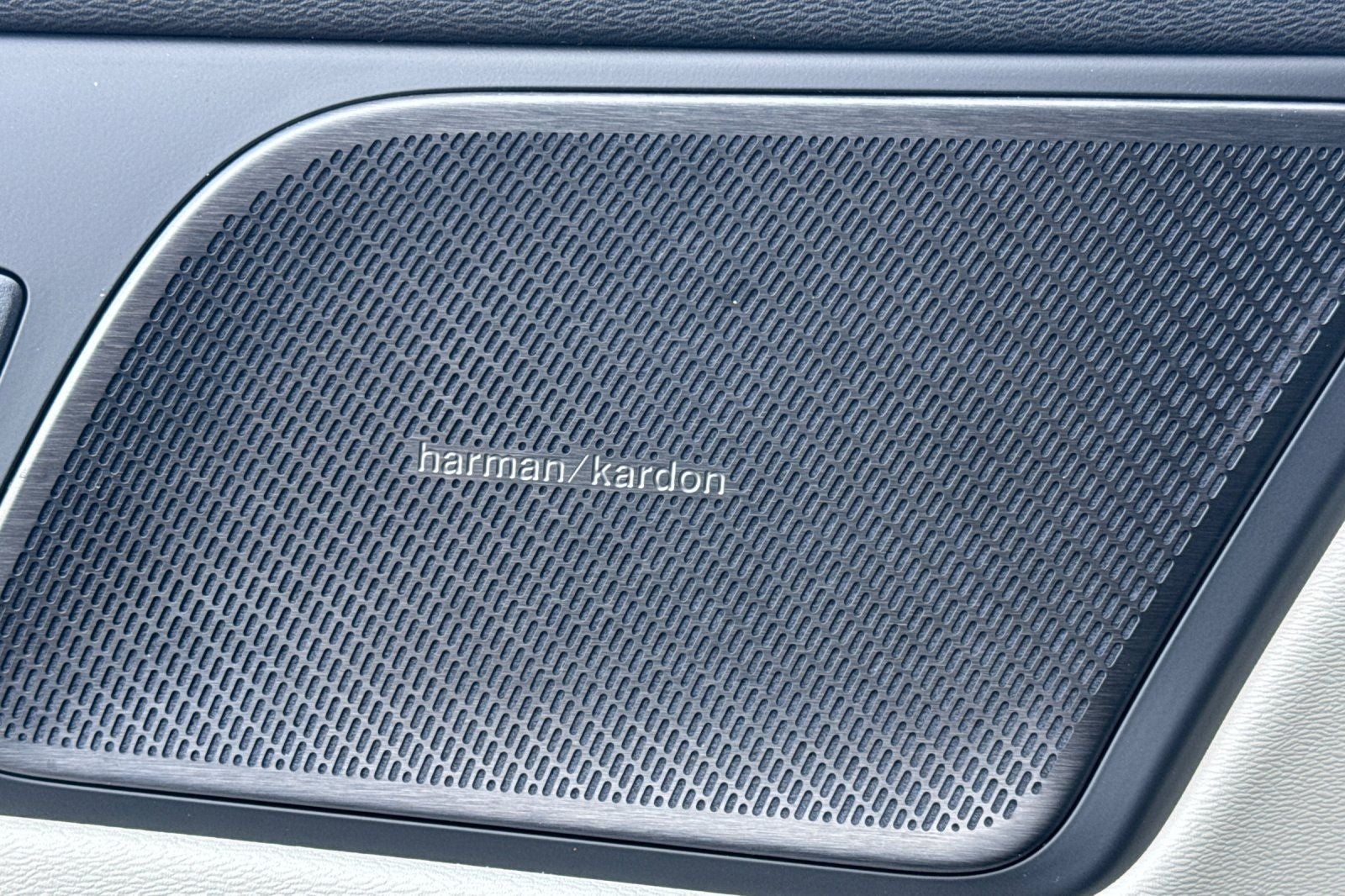 2026 Volvo V60 Cross Country B5 Plus