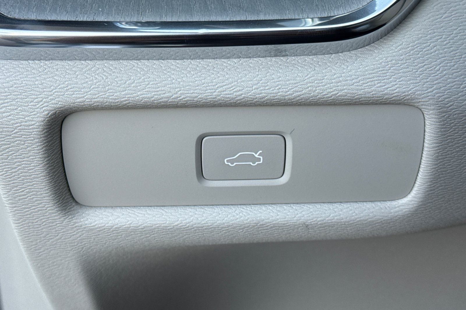 2026 Volvo V60 Cross Country B5 Plus