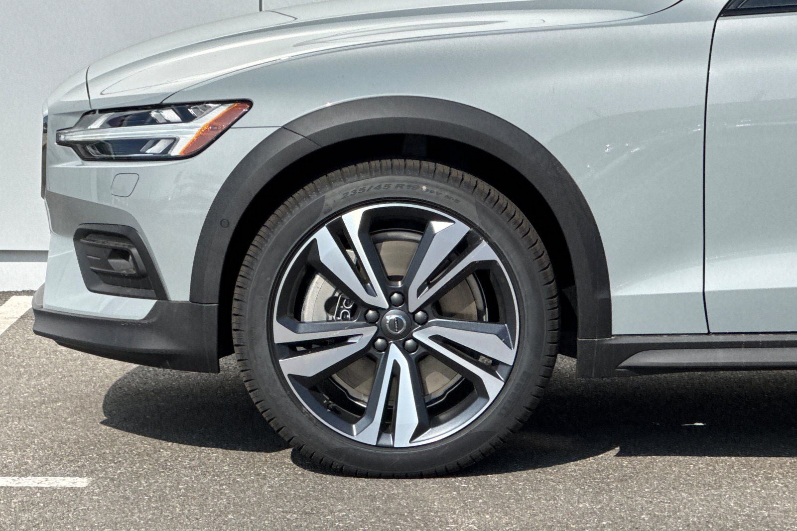 2026 Volvo V60 Cross Country B5 Plus