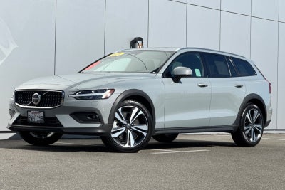 2026 Volvo V60 Cross Country B5 Plus