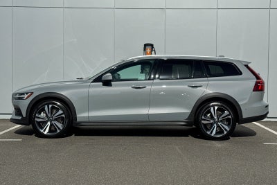 2026 Volvo V60 Cross Country B5 Plus