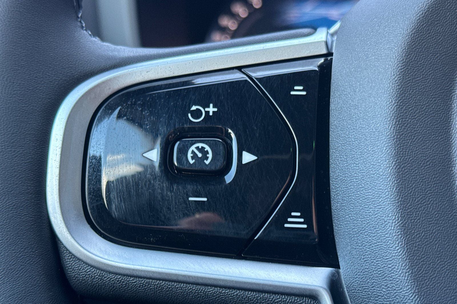 2026 Volvo V60 Cross Country B5 Plus