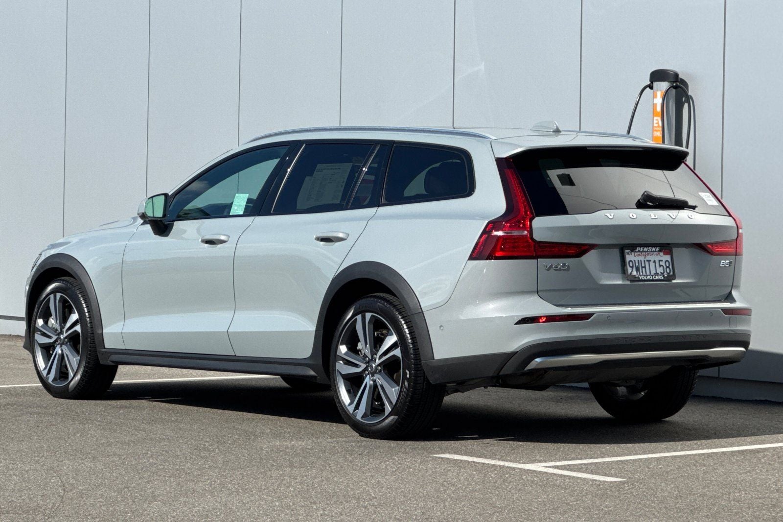 2026 Volvo V60 Cross Country B5 Plus