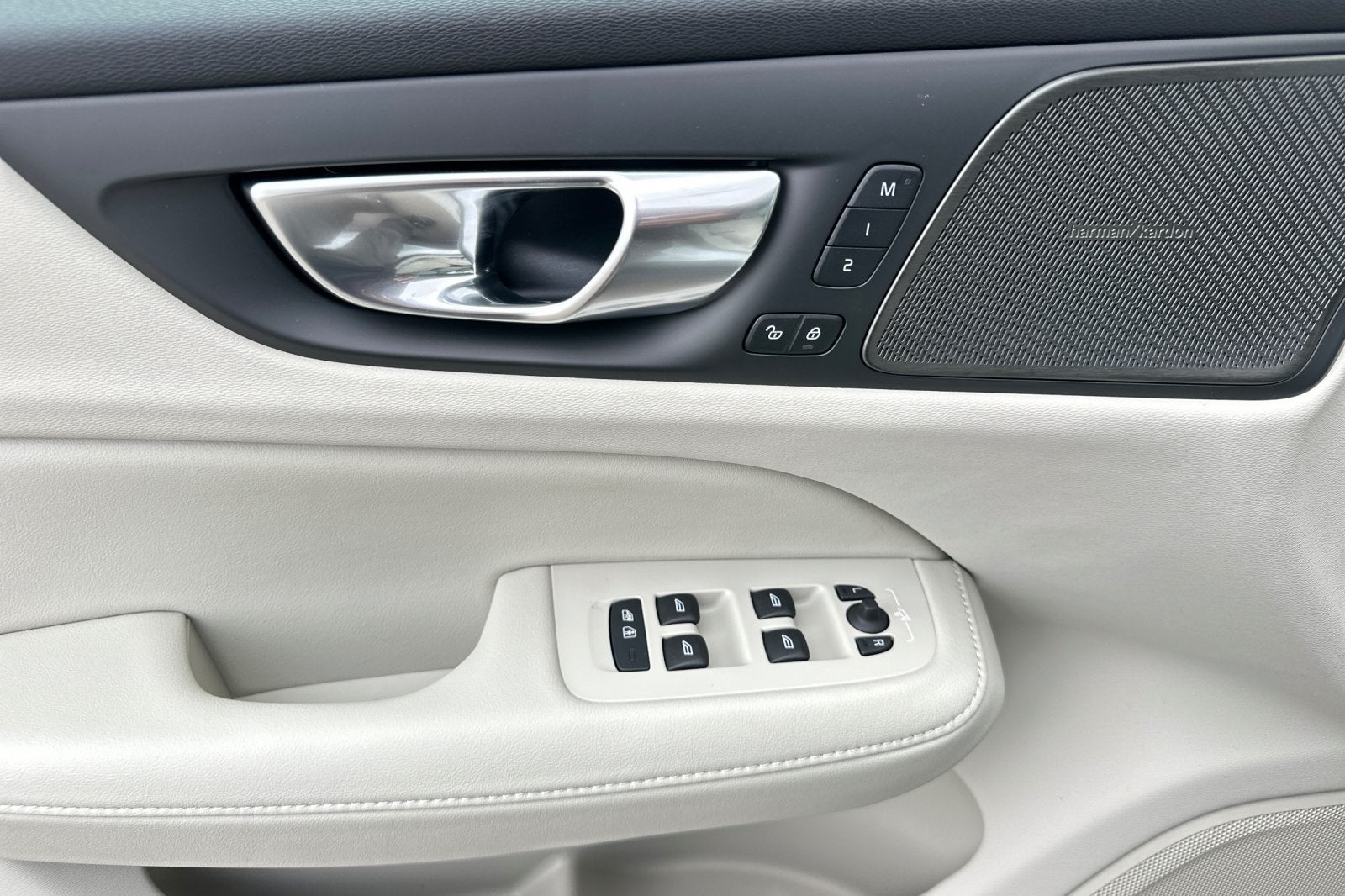 2026 Volvo V60 Cross Country B5 Plus