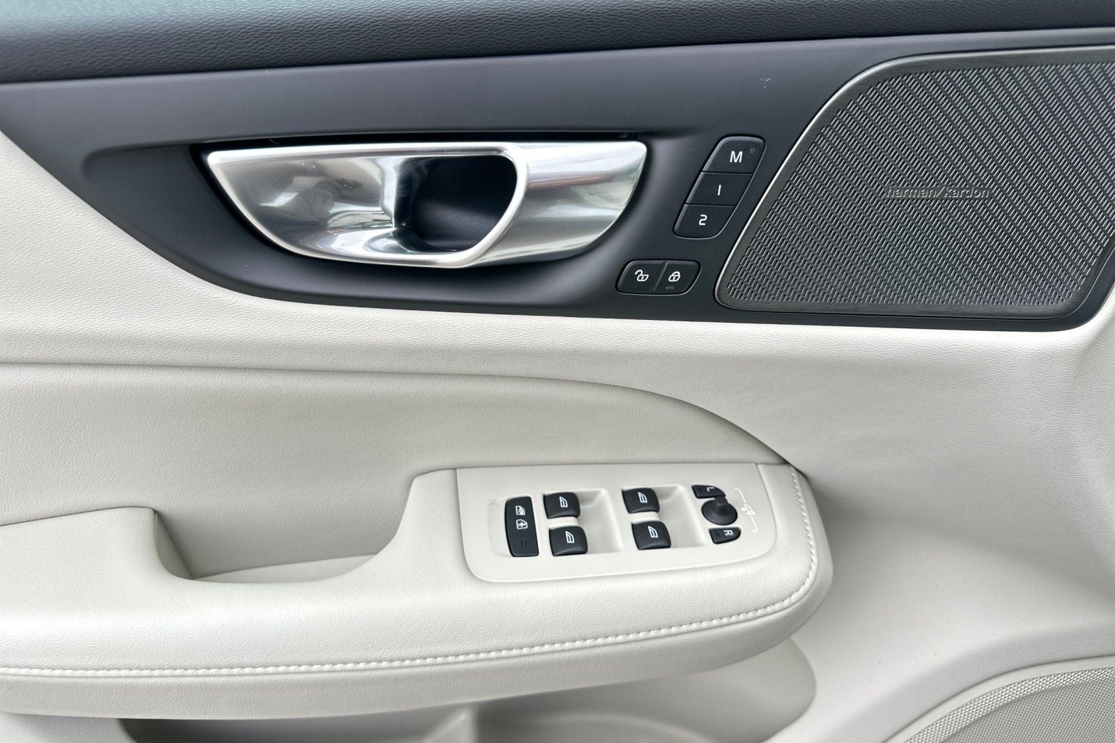 2026 Volvo V60 Cross Country B5 Plus