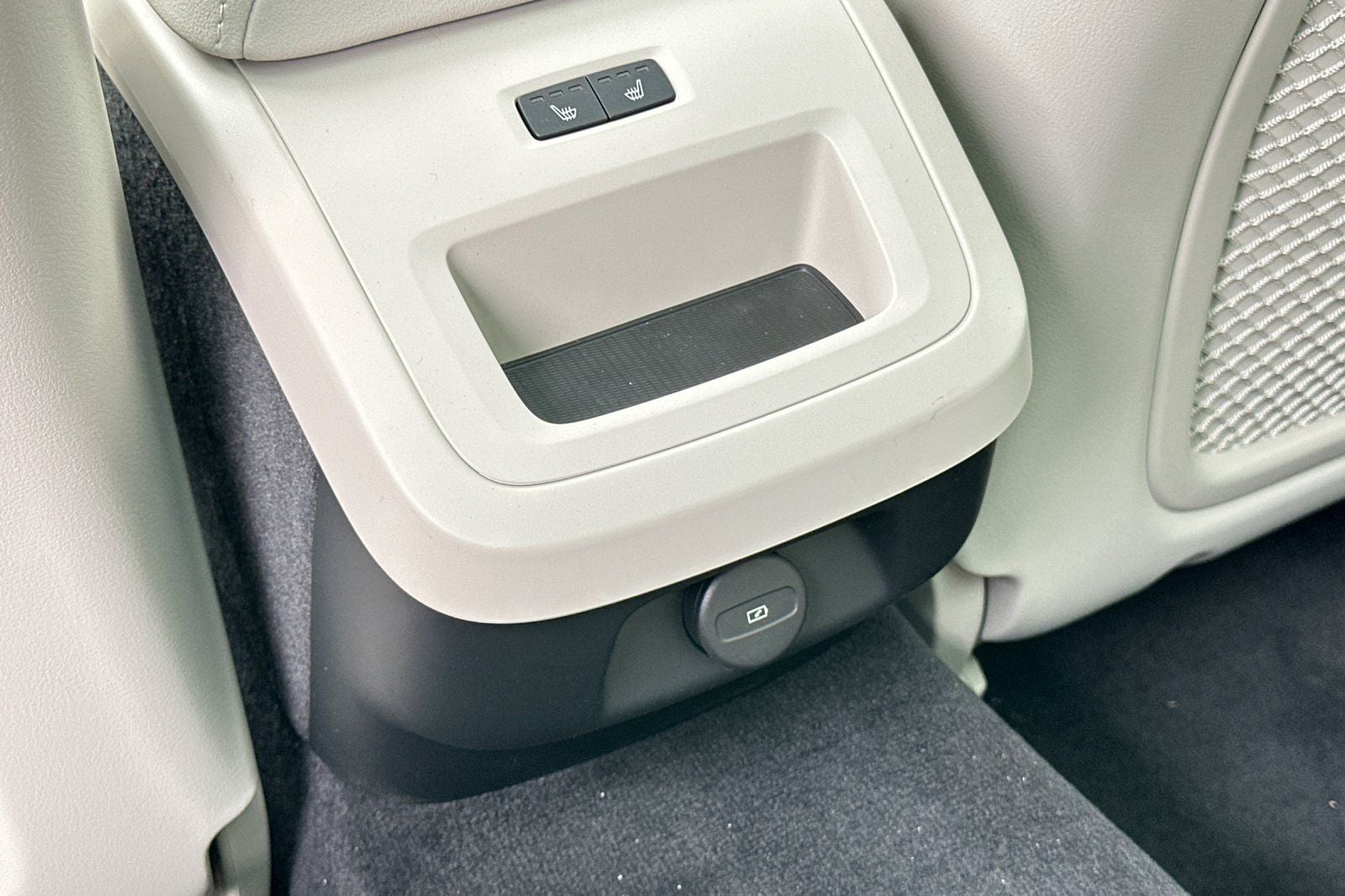 2026 Volvo V60 Cross Country B5 Plus