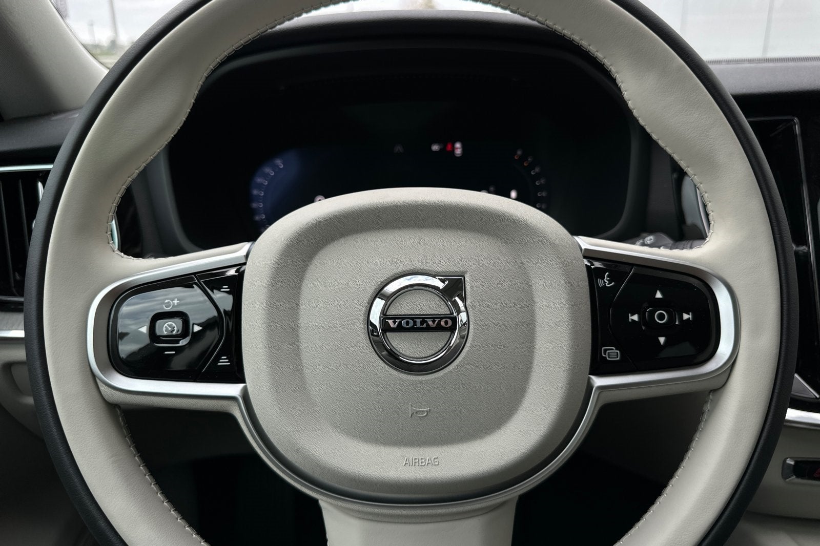 2026 Volvo V60 Cross Country B5 Plus