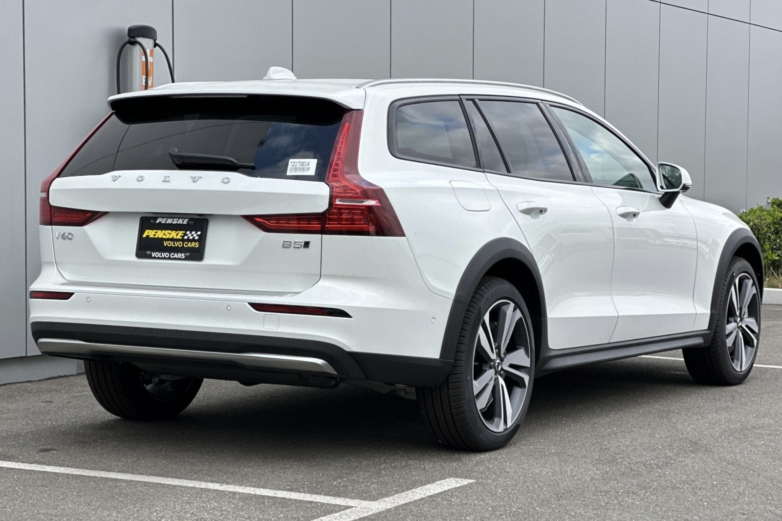 2026 Volvo V60 Cross Country B5 Plus