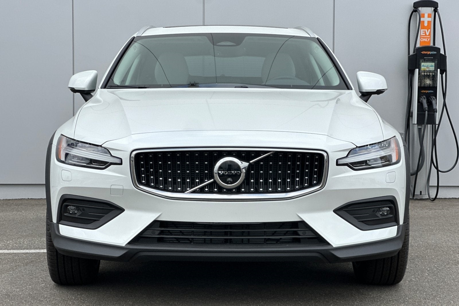 2026 Volvo V60 Cross Country B5 Plus