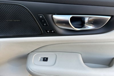 2025 Volvo V60 Cross Country B5 Ultra