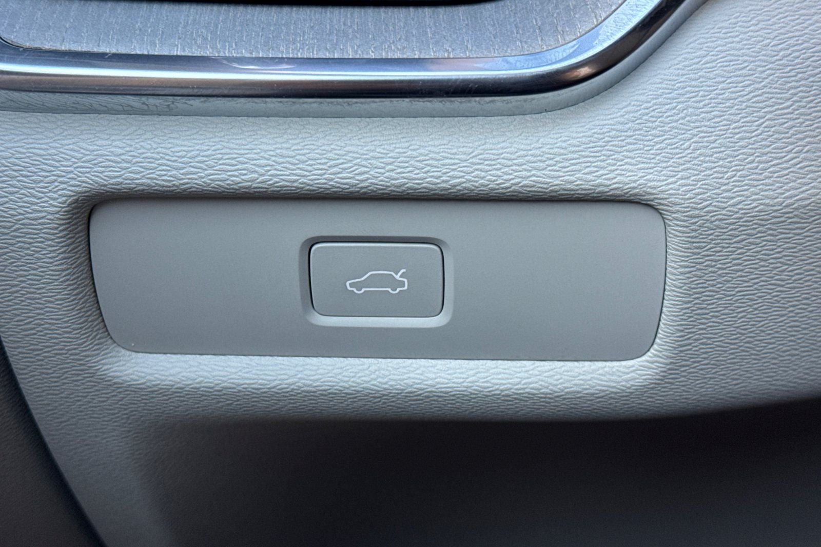 2025 Volvo V60 Cross Country B5 Ultra