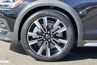 2025 Volvo V60 Cross Country B5 Ultra