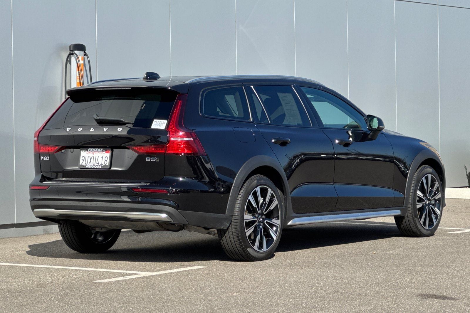 2025 Volvo V60 Cross Country B5 Ultra