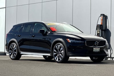 2025 Volvo V60 Cross Country B5 Ultra
