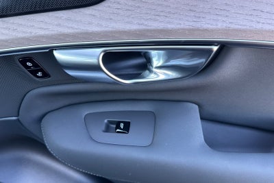 2026 Volvo XC90 B5 Plus