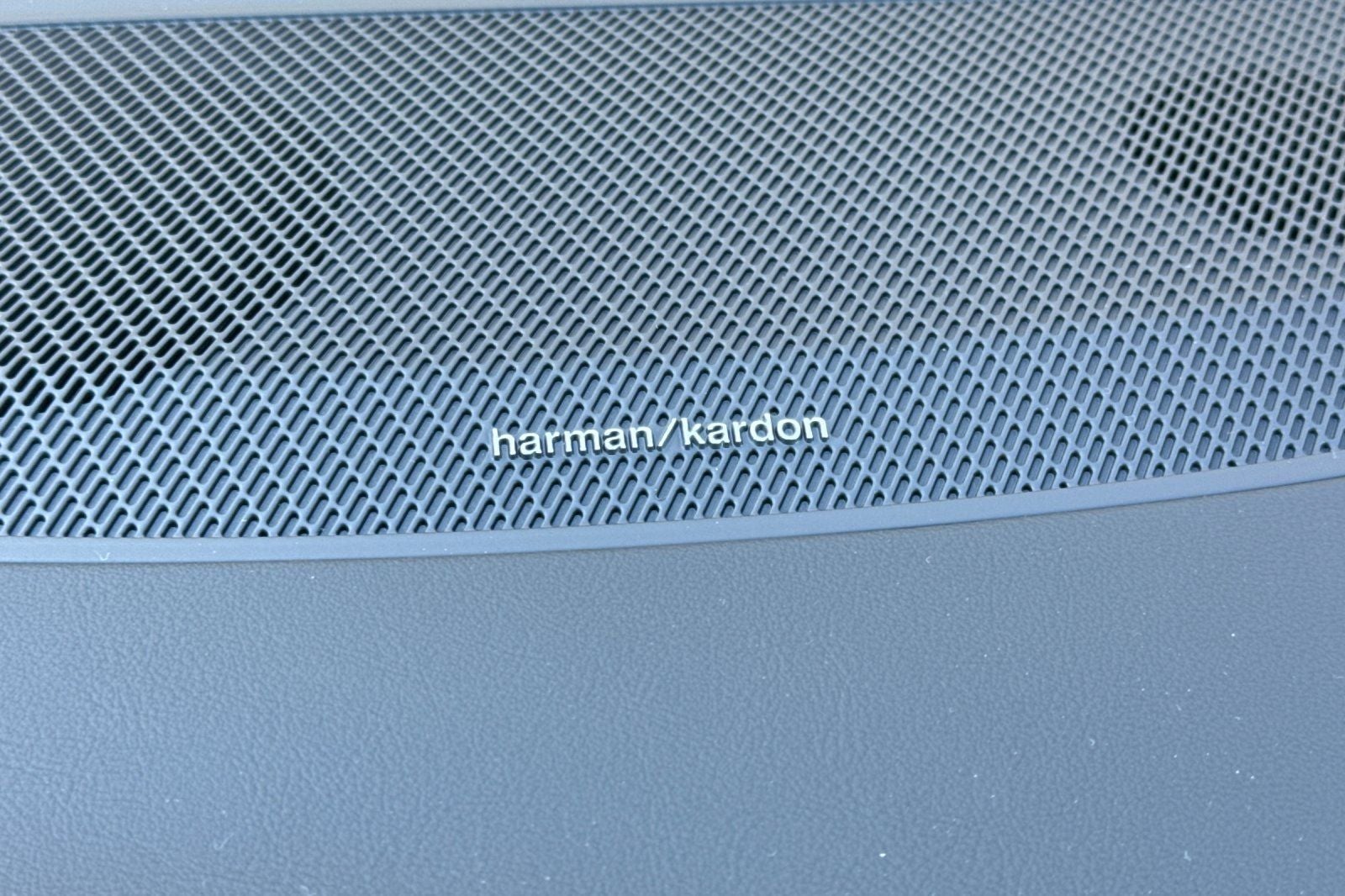 2026 Volvo XC90 B5 Plus