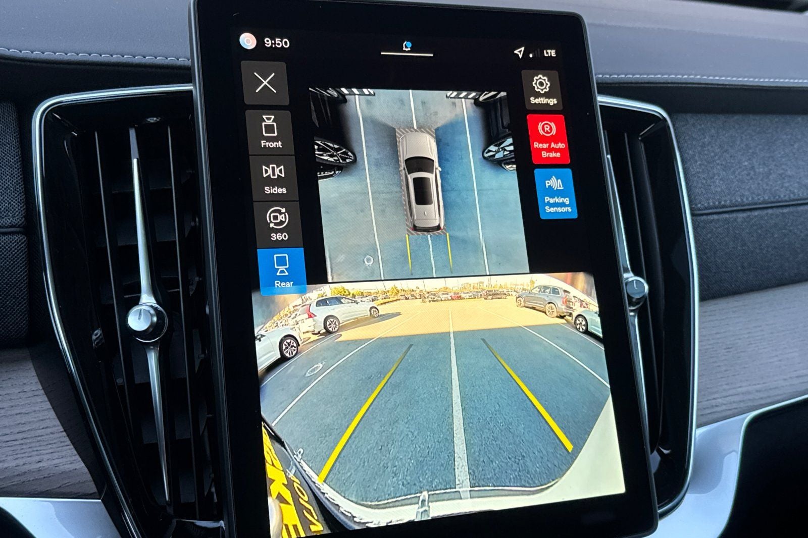 2026 Volvo XC90 B5 Plus