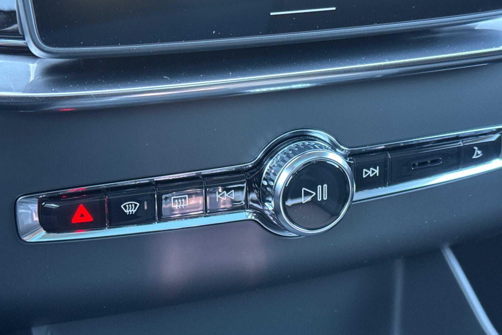 2026 Volvo XC90 B5 Plus