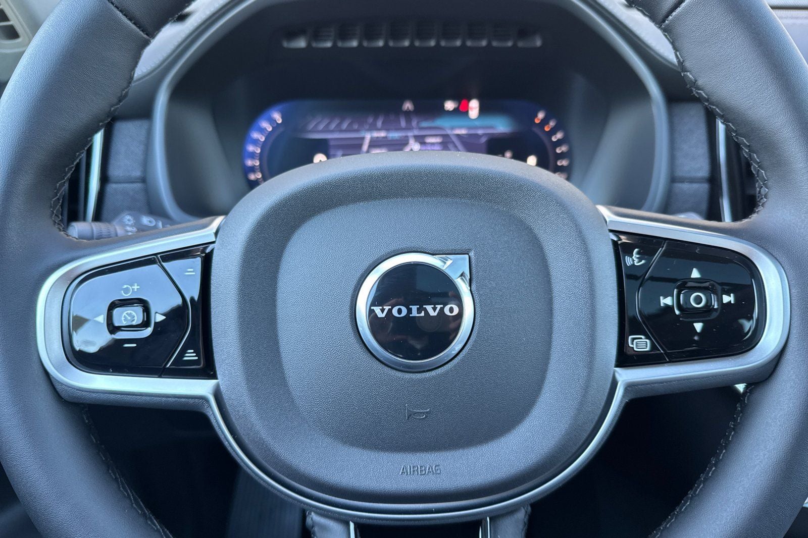 2026 Volvo XC90 B5 Plus