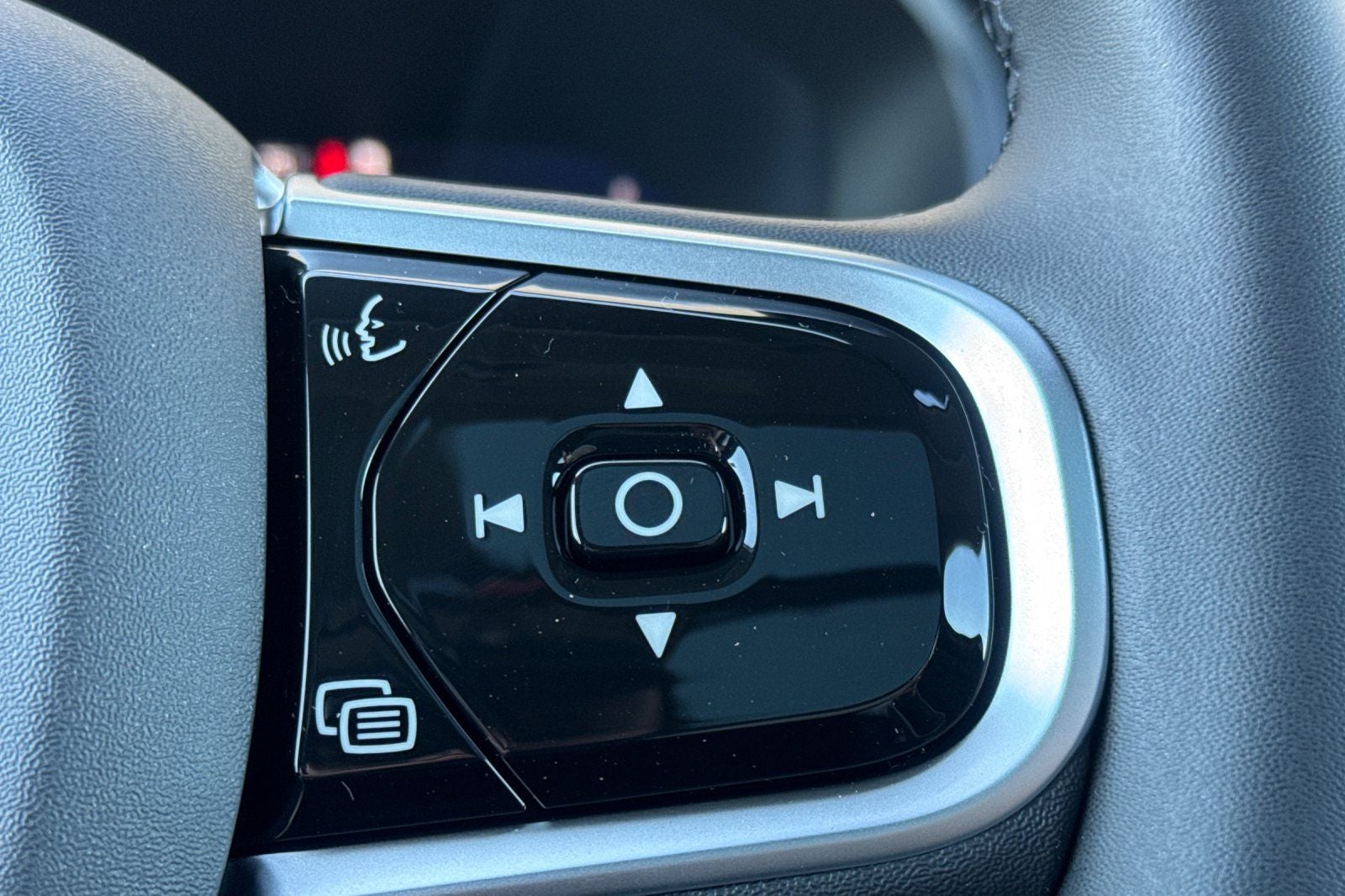 2026 Volvo XC90 B5 Plus