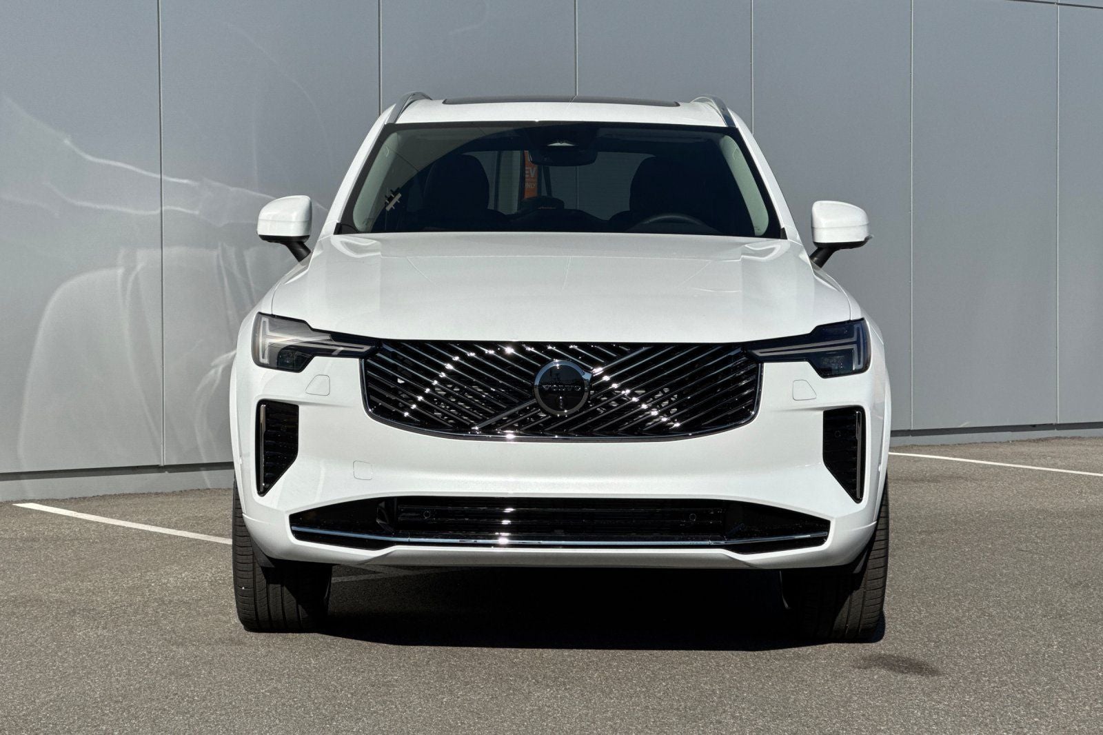 2026 Volvo XC90 B5 Plus