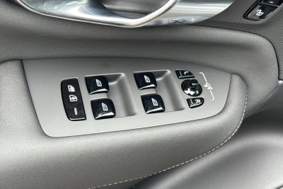 2026 Volvo XC90 B5 Plus