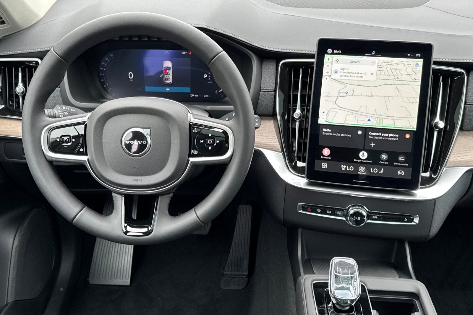 2026 Volvo XC90 B5 Plus
