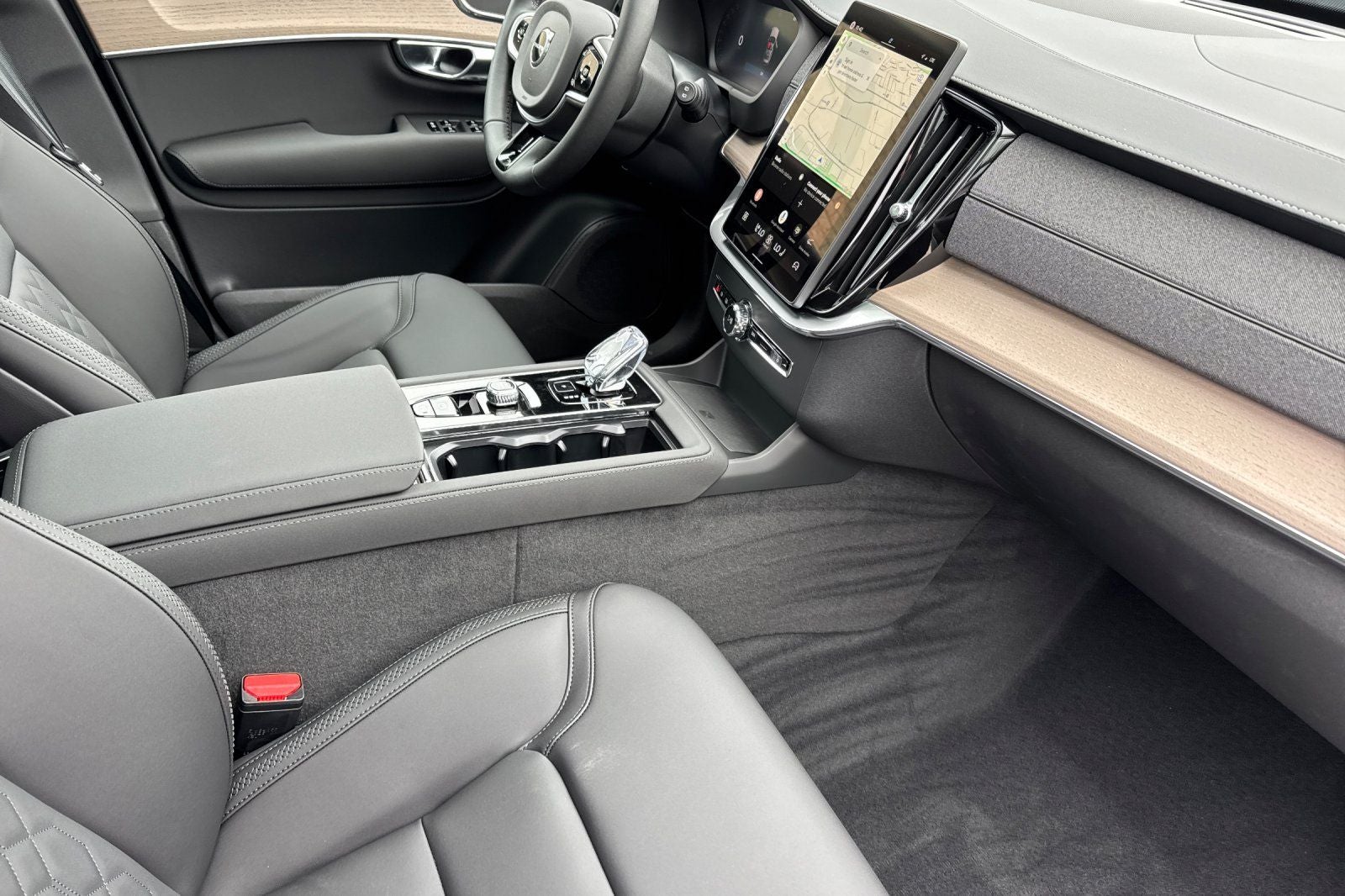 2026 Volvo XC90 B5 Plus