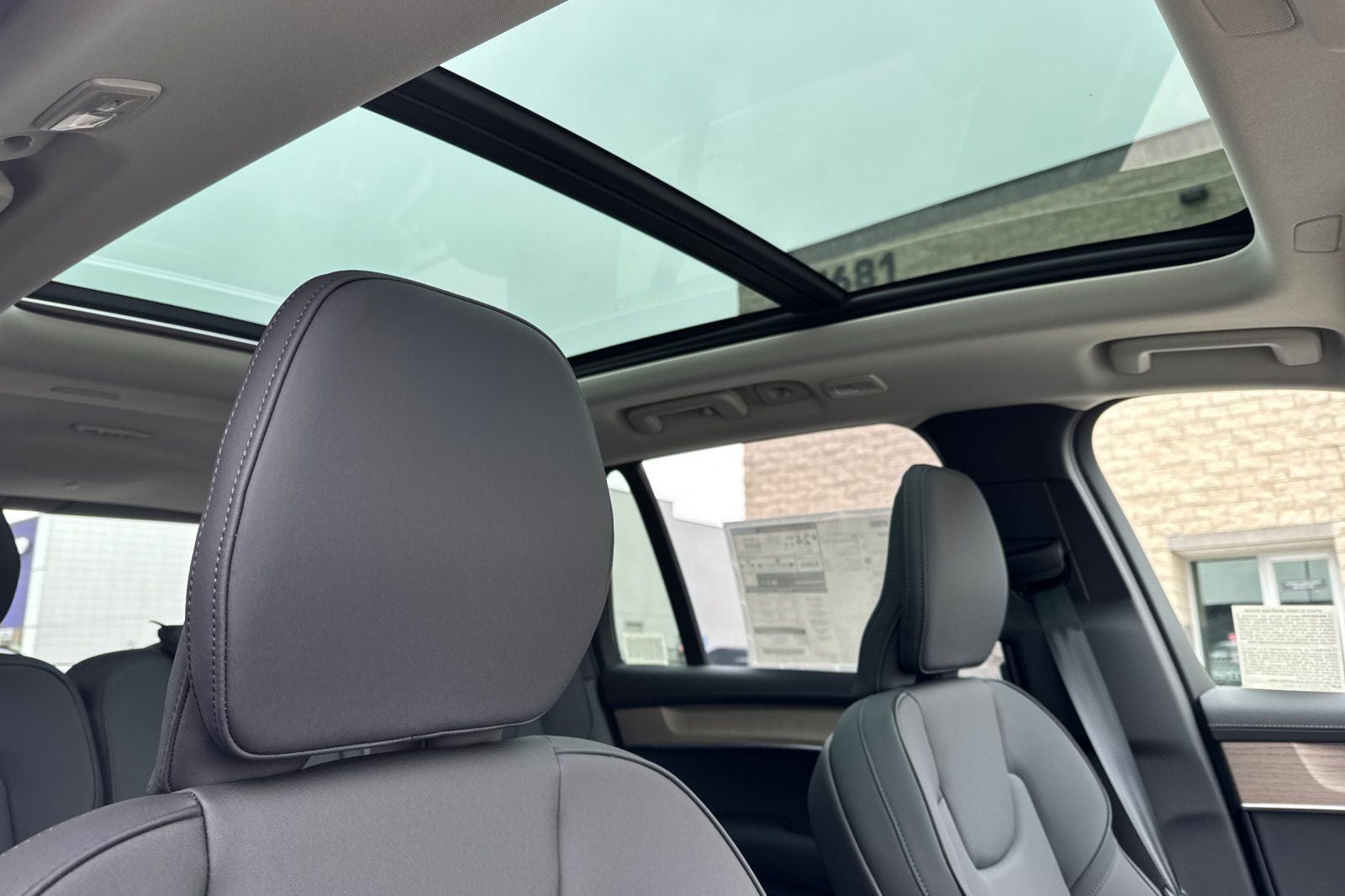 2026 Volvo XC90 B5 Plus