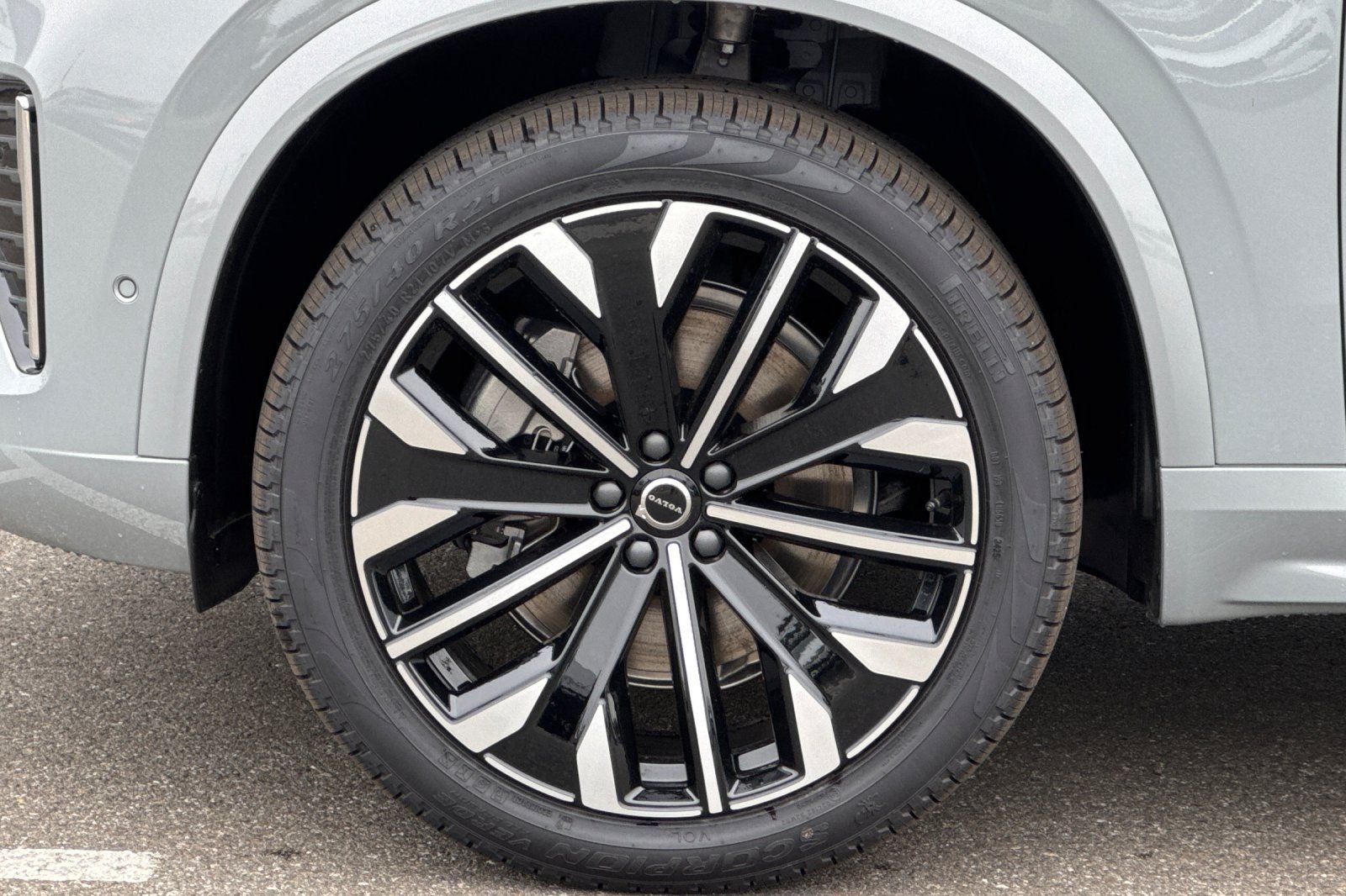 2026 Volvo XC90 B5 Plus