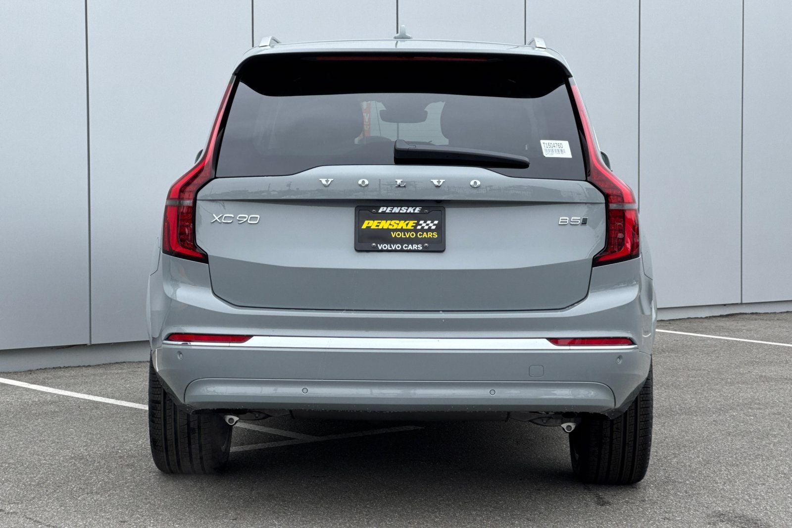 2026 Volvo XC90 B5 Plus