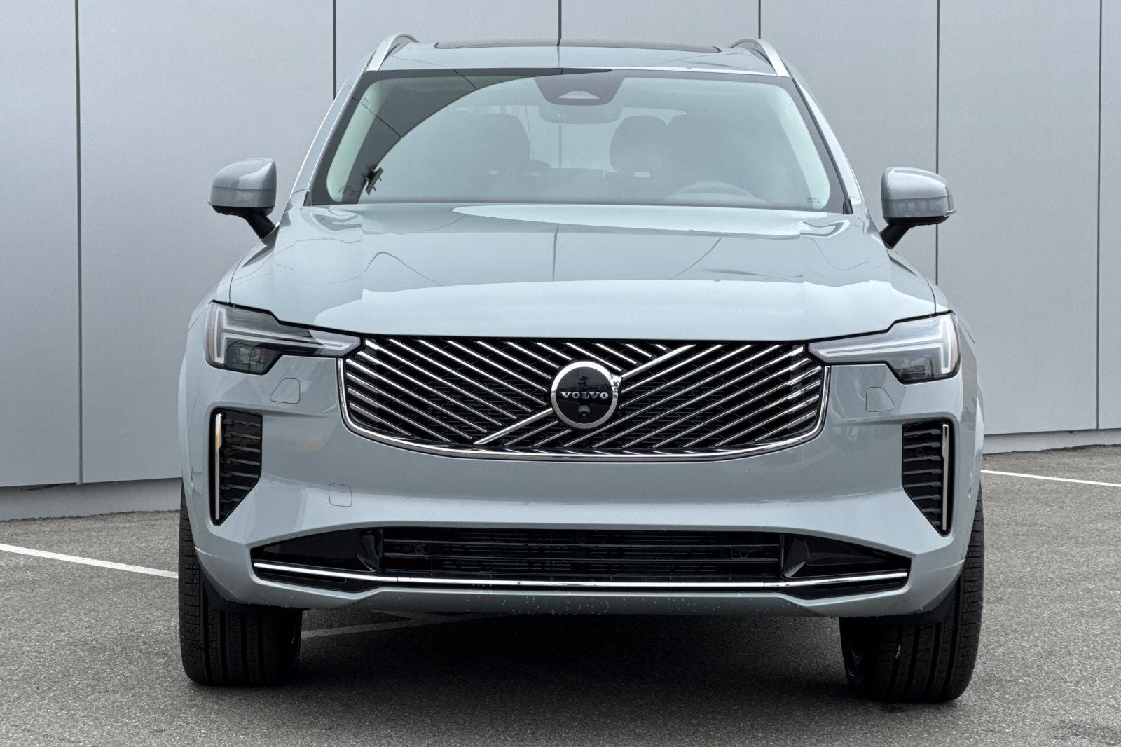 2026 Volvo XC90 B5 Plus