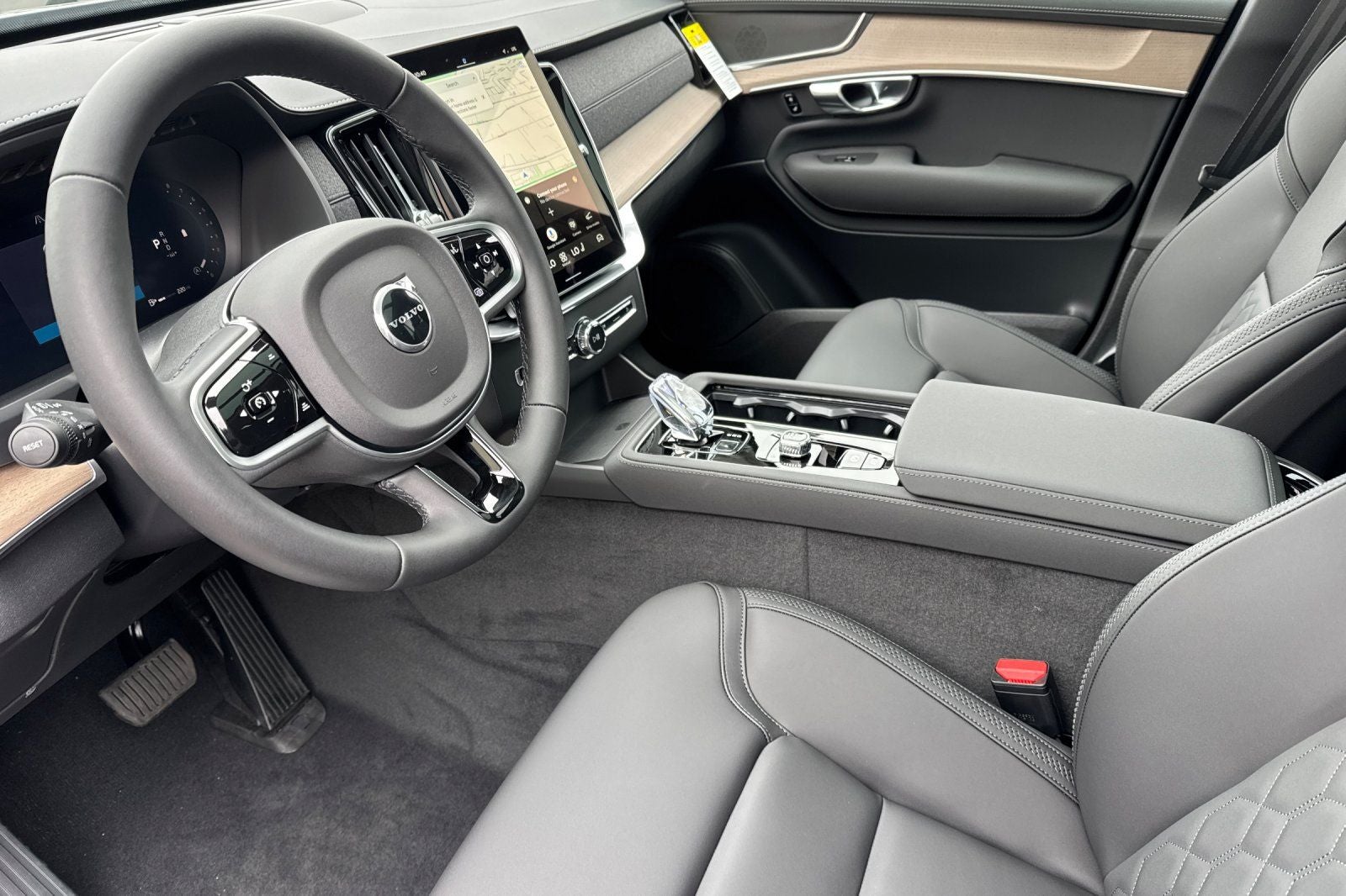 2026 Volvo XC90 B5 Plus
