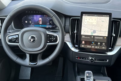 2026 Volvo XC90 B5 Plus