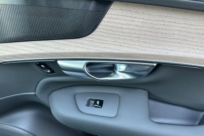 2026 Volvo XC90 B5 Plus