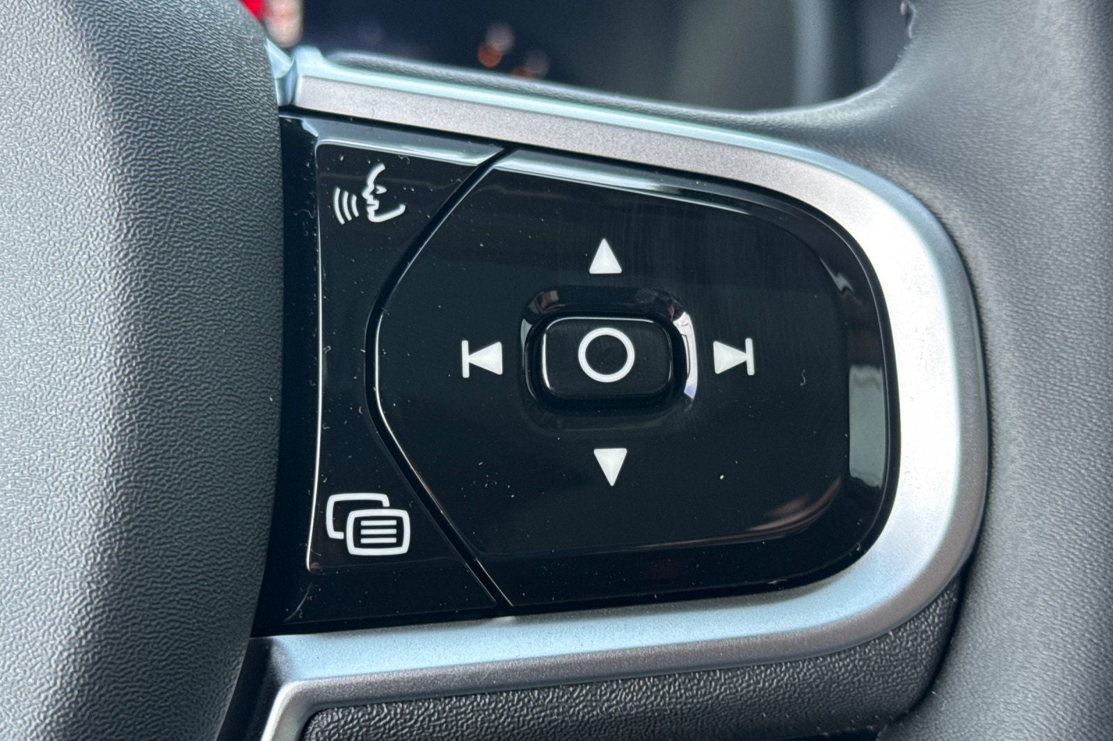 2026 Volvo XC90 B5 Plus