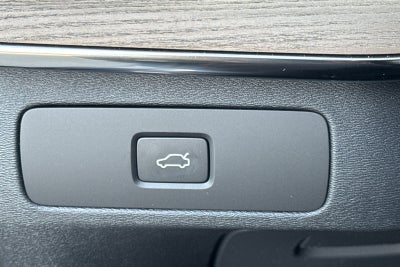 2026 Volvo XC90 B5 Plus