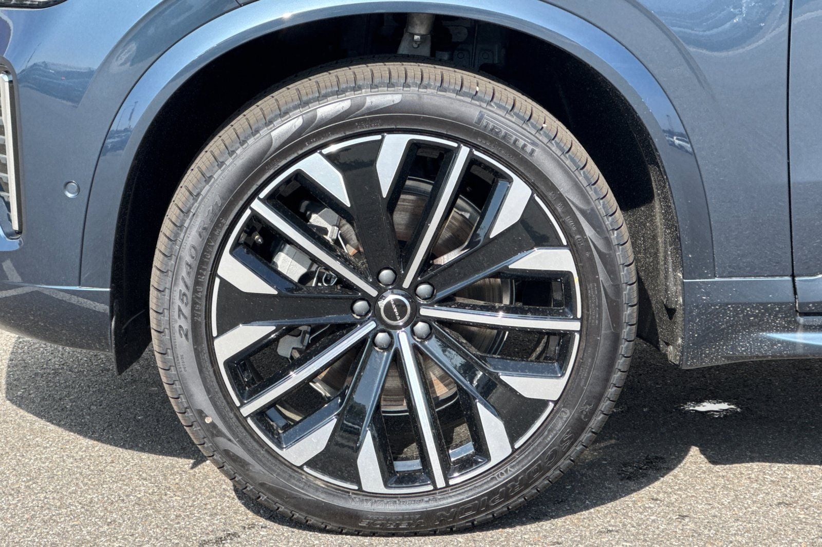 2026 Volvo XC90 B5 Plus