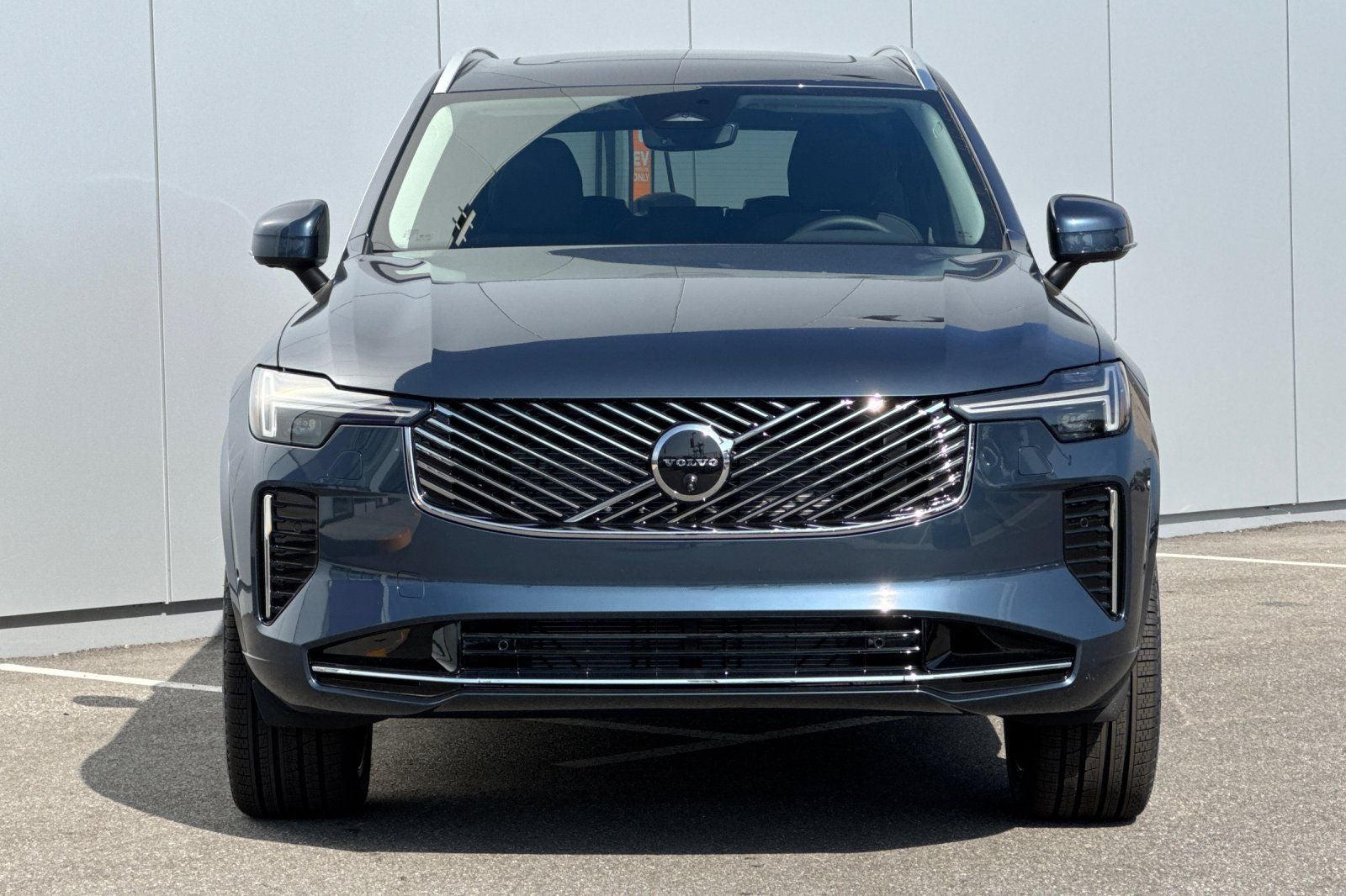 2026 Volvo XC90 B5 Plus