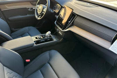 2026 Volvo XC90 B5 Plus