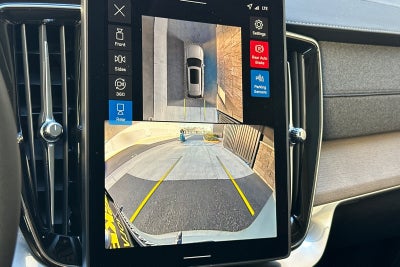 2026 Volvo XC90 B5 Plus