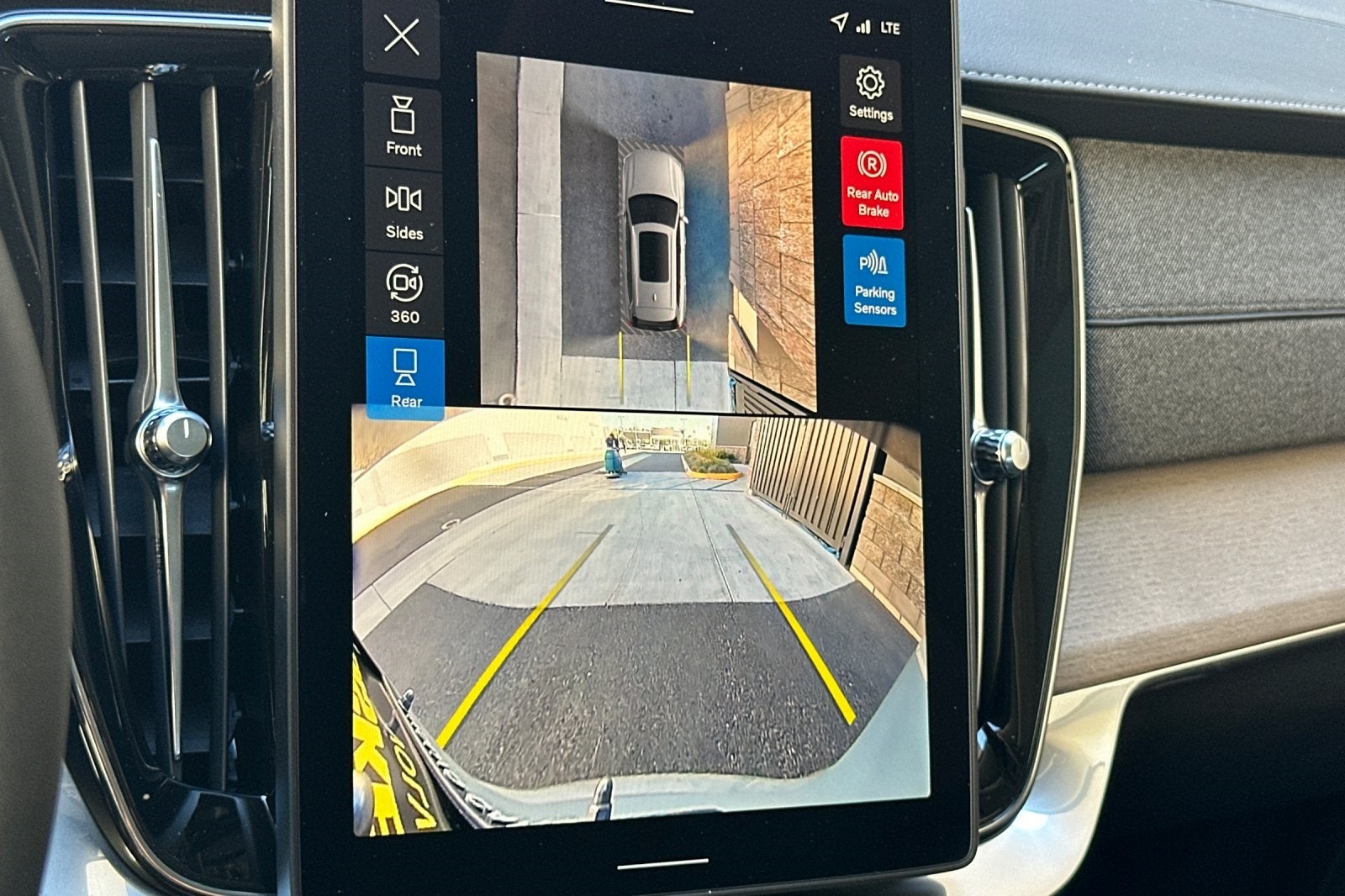 2026 Volvo XC90 B5 Plus