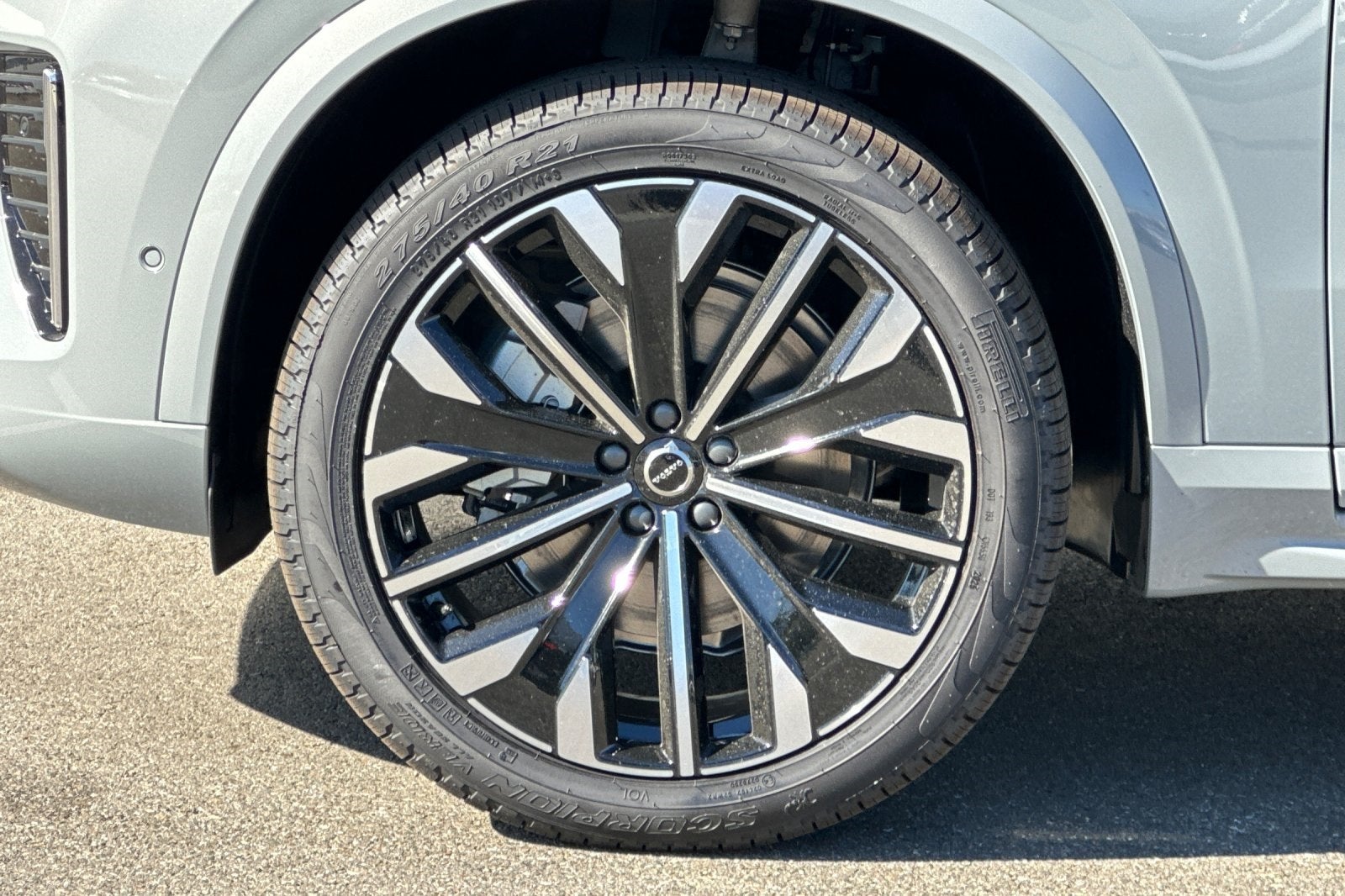 2026 Volvo XC90 B5 Plus